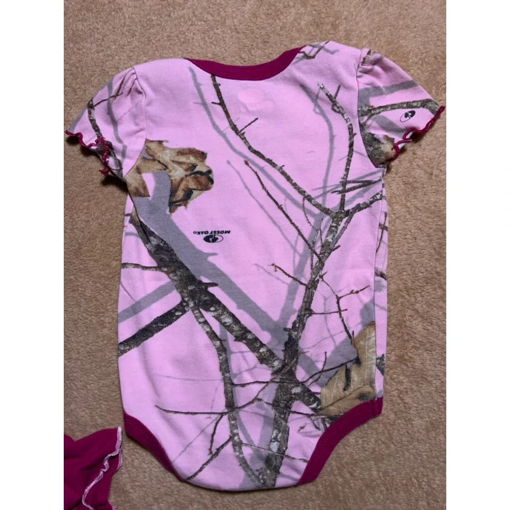 Baby Girls Mossy Oak 2pc Set Sz 6-9 Months Bodysuit Pink Camo Hearts‎ Hug Outfit